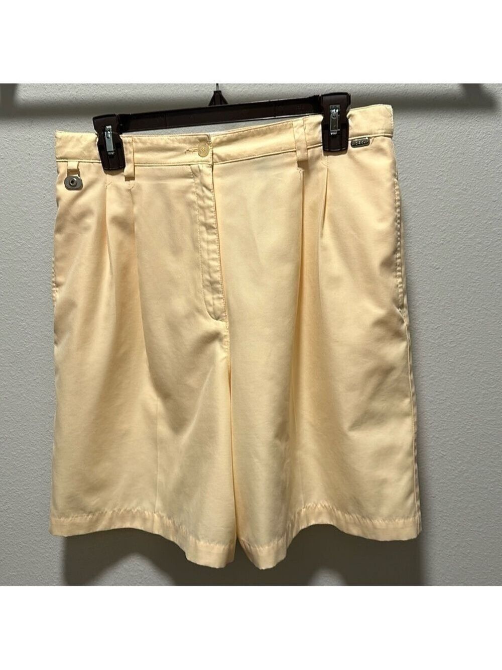 LizGolf Canary Yellow Shorts Size 12 by Liz Claiborne Excellent pre owned shape